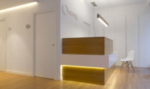 clinica-Oliver-enblanc-verger-diseño-interior-constructora-valencia-at4grupo